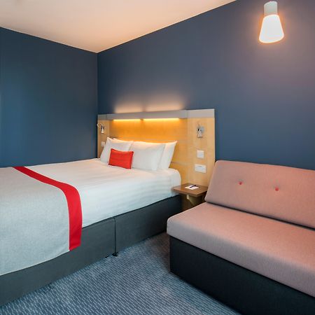 Holiday Inn Express Doncaster By Ihg Bagian luar foto