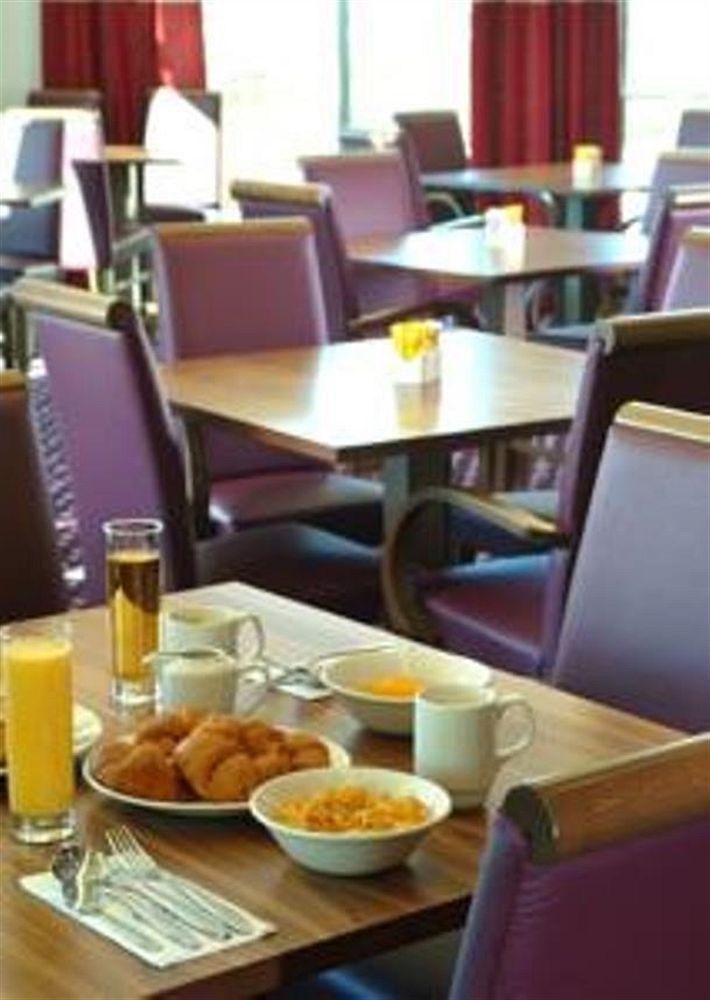 Holiday Inn Express Doncaster By Ihg Bagian luar foto