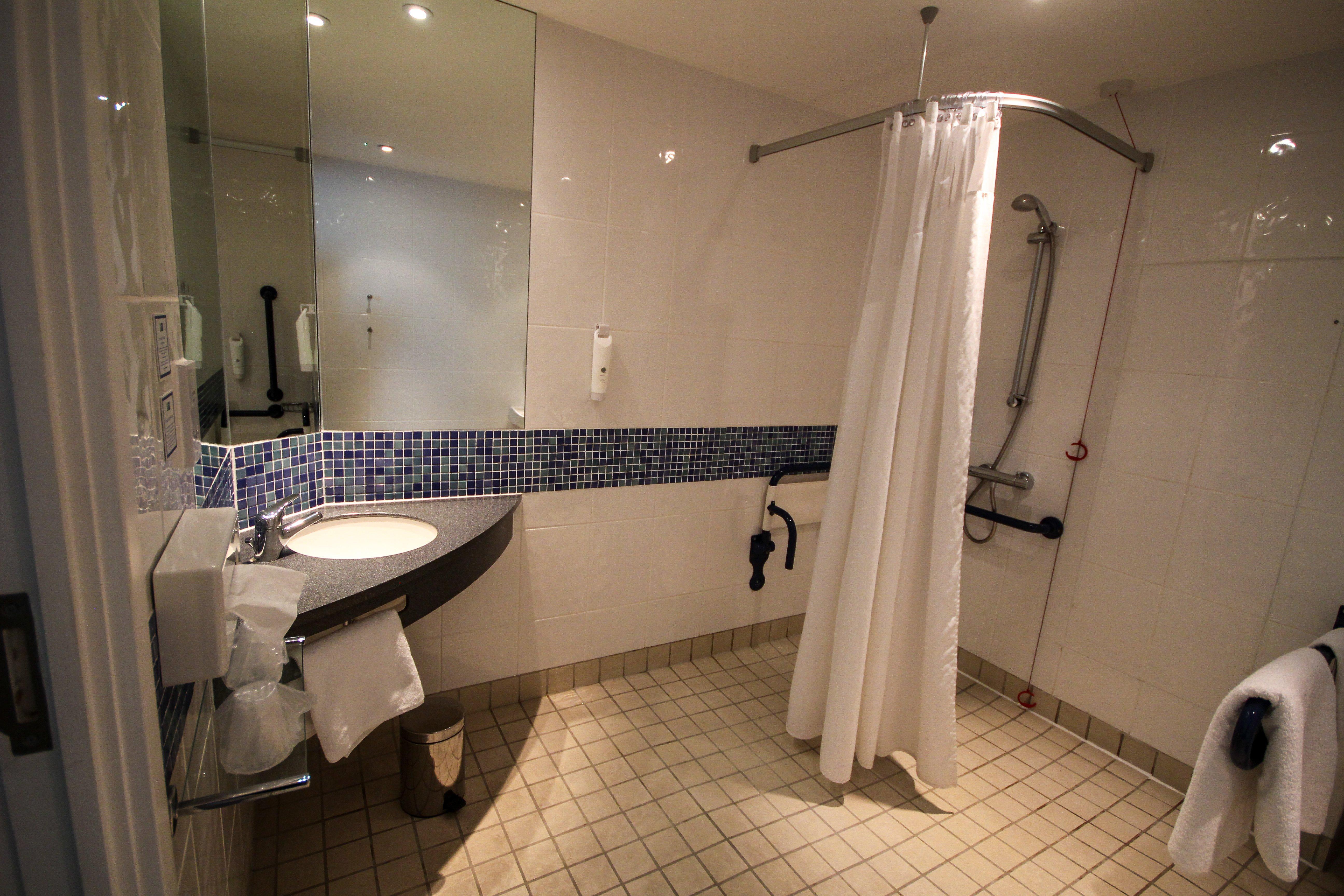 Holiday Inn Express Doncaster By Ihg Bagian luar foto