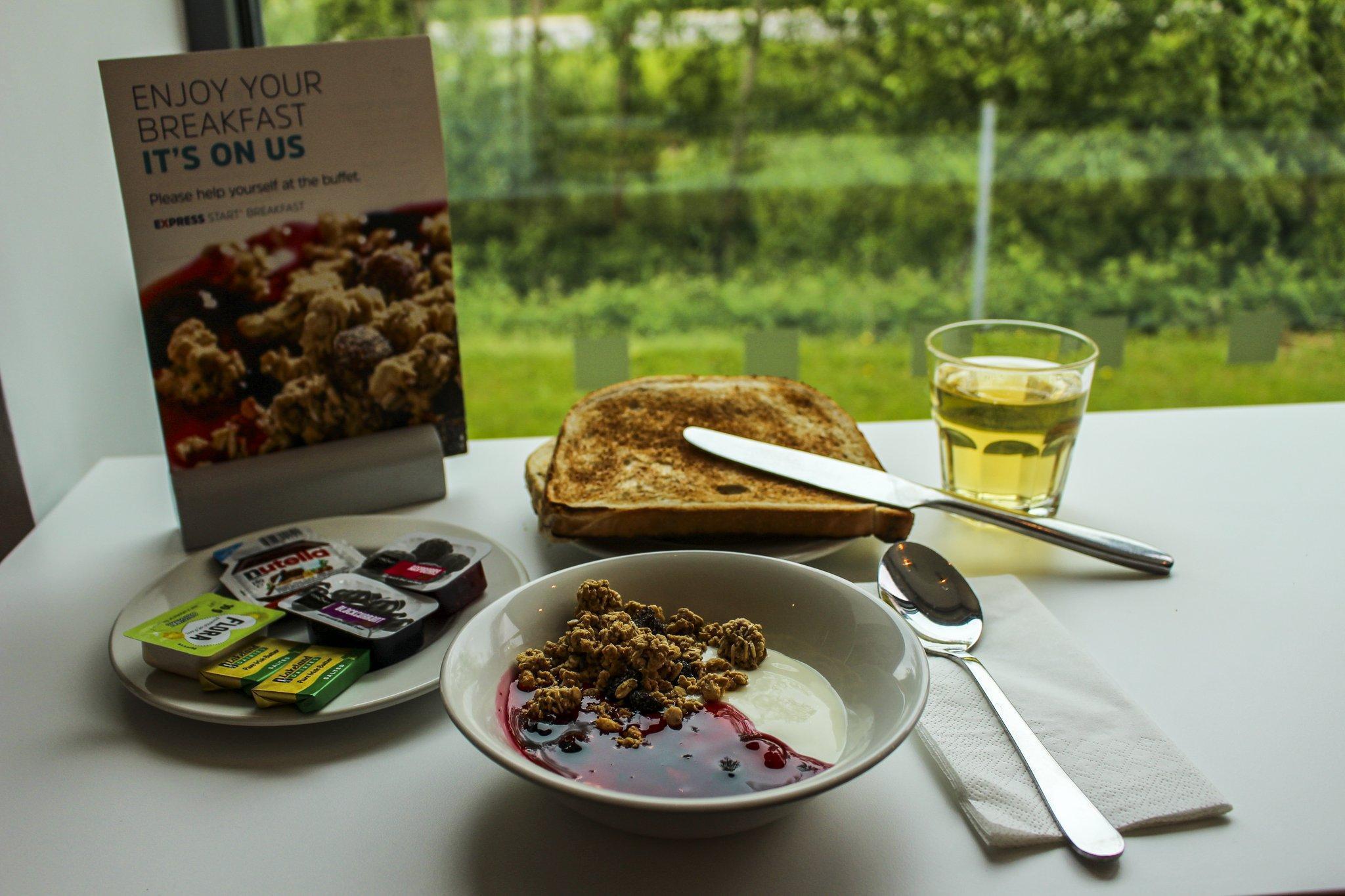 Holiday Inn Express Doncaster By Ihg Bagian luar foto