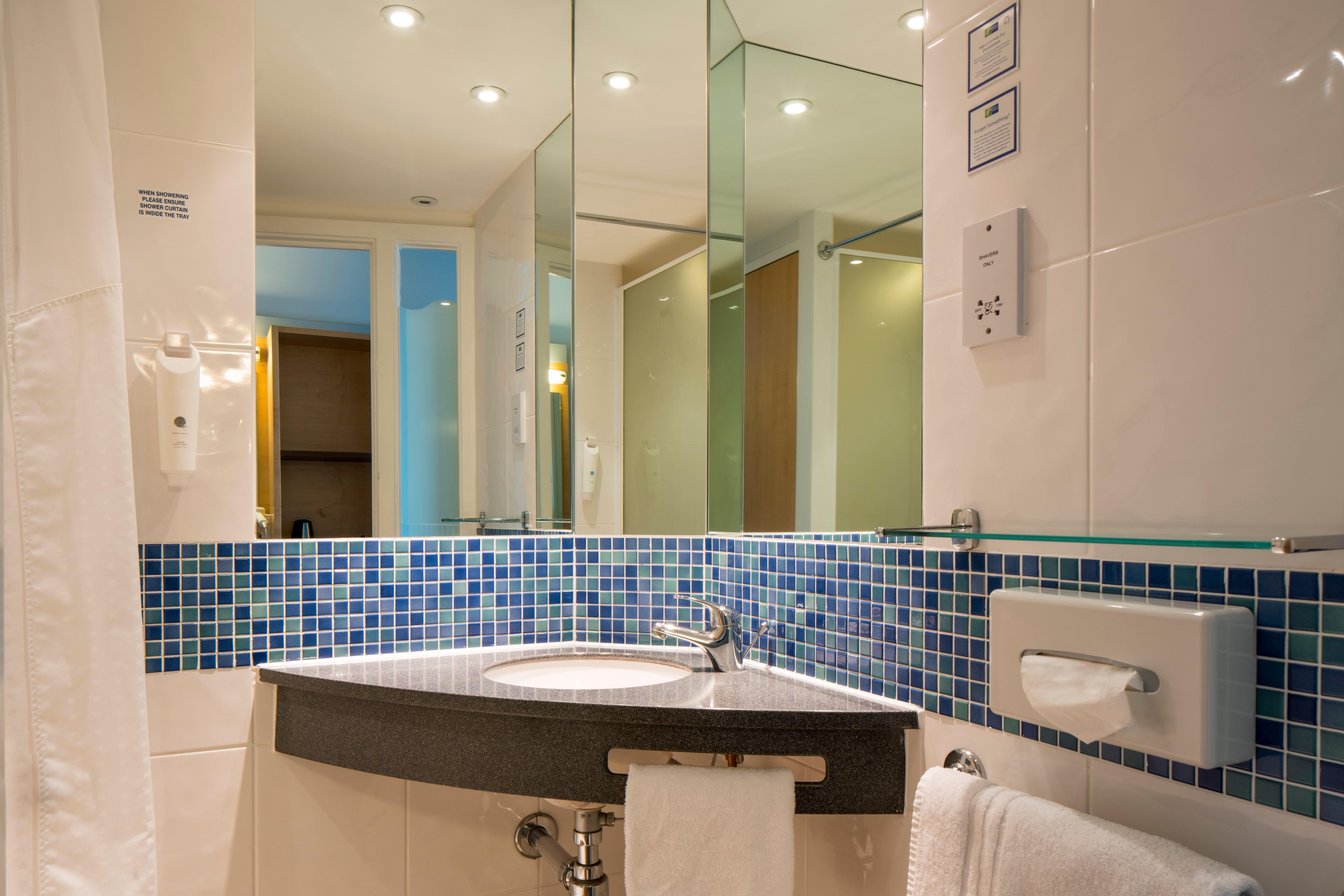 Holiday Inn Express Doncaster By Ihg Bagian luar foto