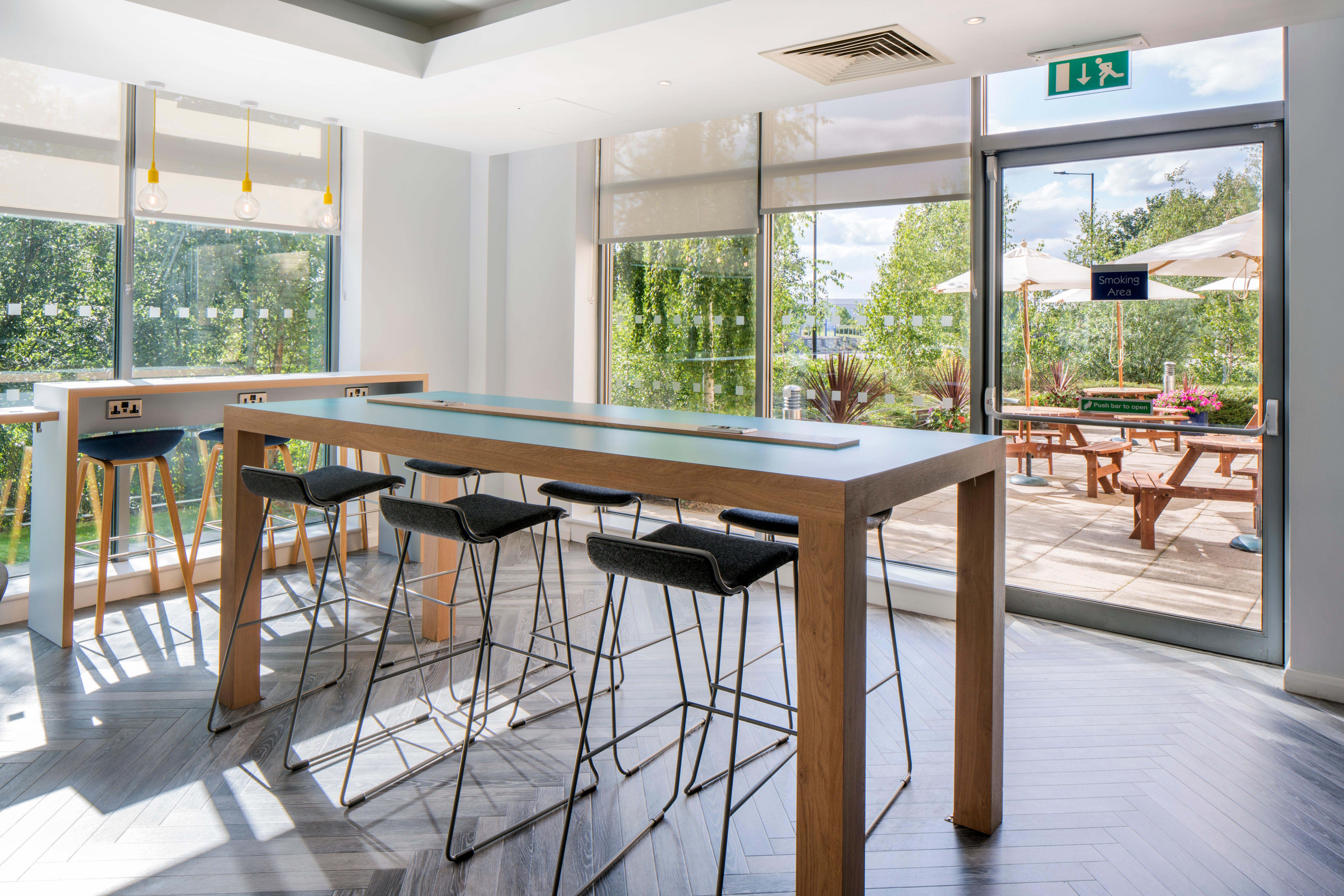 Holiday Inn Express Doncaster By Ihg Bagian luar foto